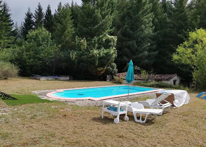 Bergerie Piscine Privee, Jacuzzi Dom wakacyjny *